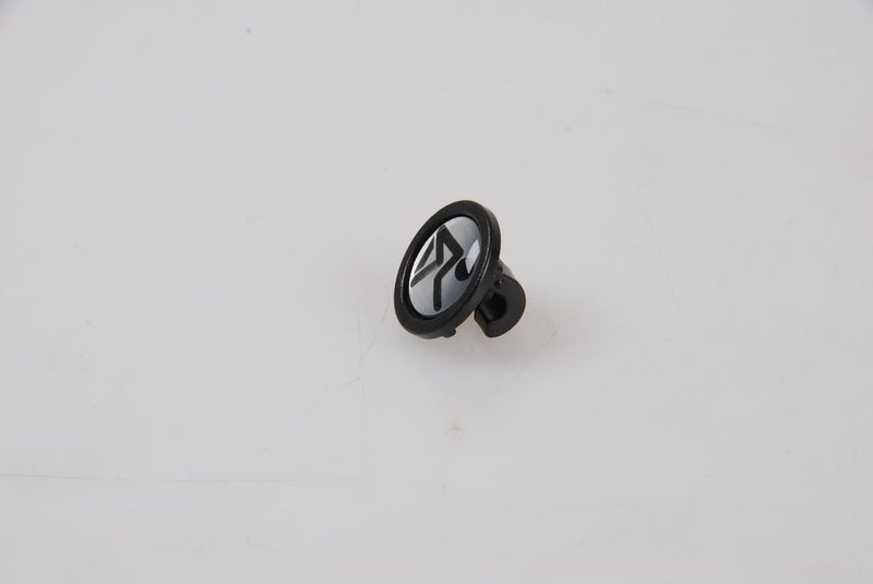 Curana spatbord bevestiging knop logo zilver p st.
