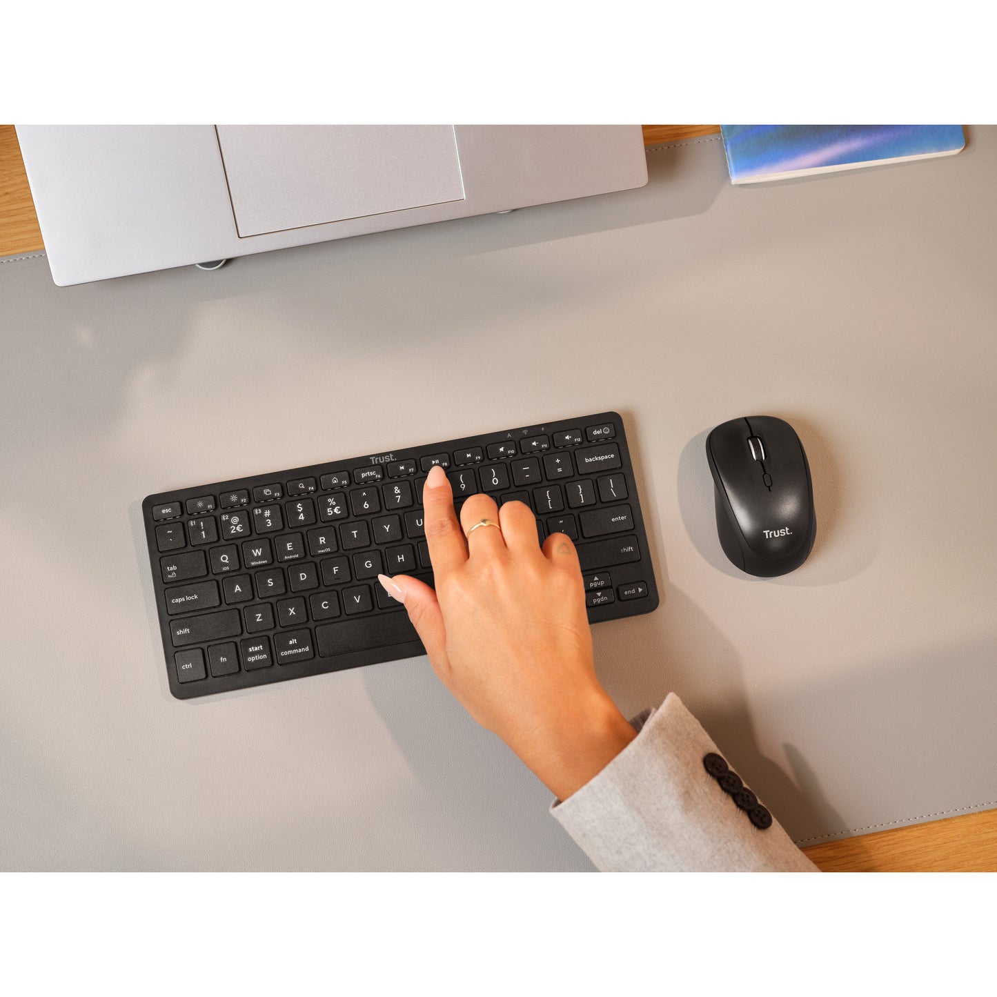 Trust nado ii bluetooth-toetsenbord (zwart, us lay-out (qwerty), scissor switches, 80% (tkl), bluetooth)
