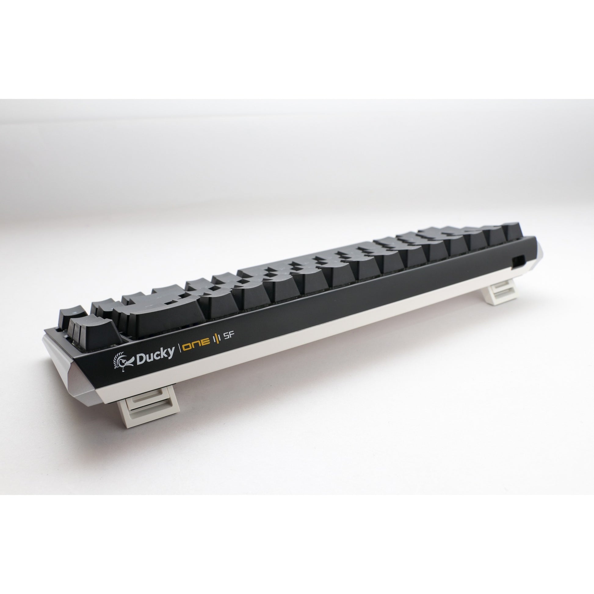Ducky one 3 classic sf rgb mechanisch toetsenbord (zwart, us lay-out (qwerty), cherry mx brown, 65%, rgb leds, double-shot pbt, hot-swappable, quack mechanics)