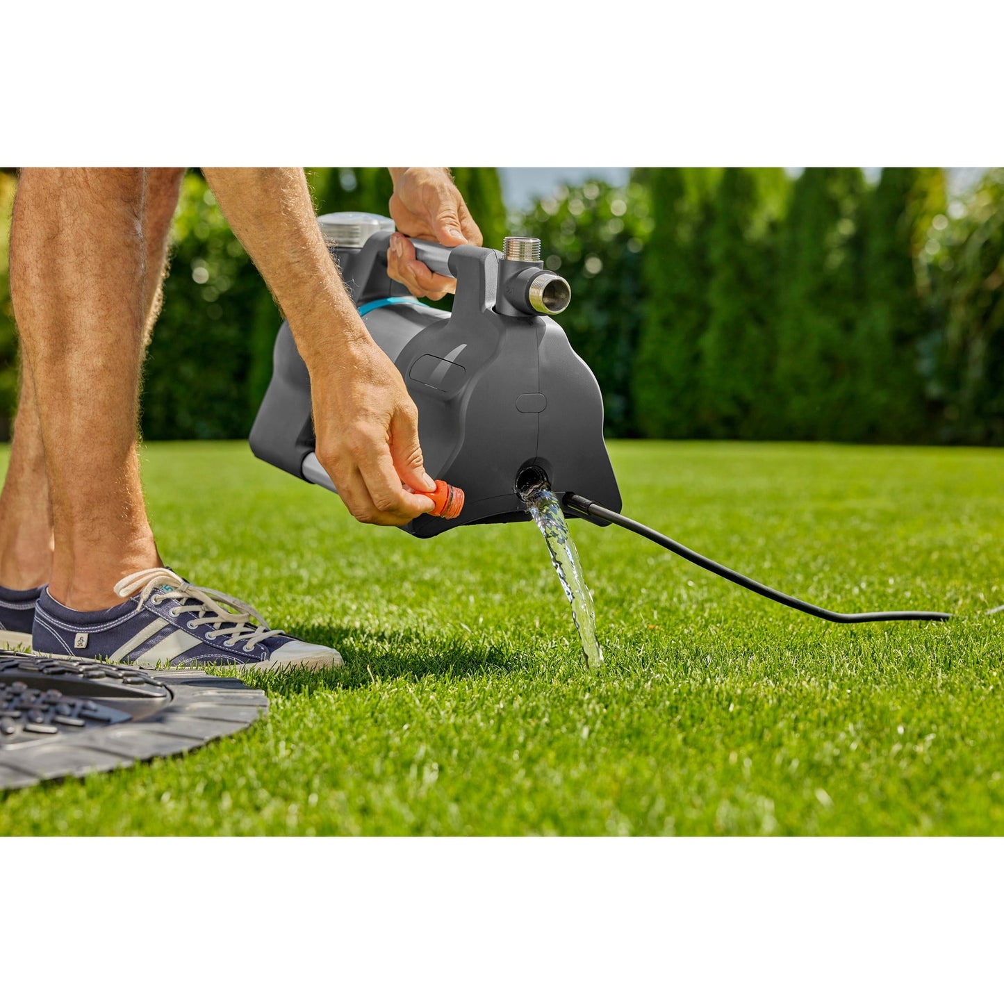 Gardena besproeiingspomp 5600 silent+ (zwart zilver)