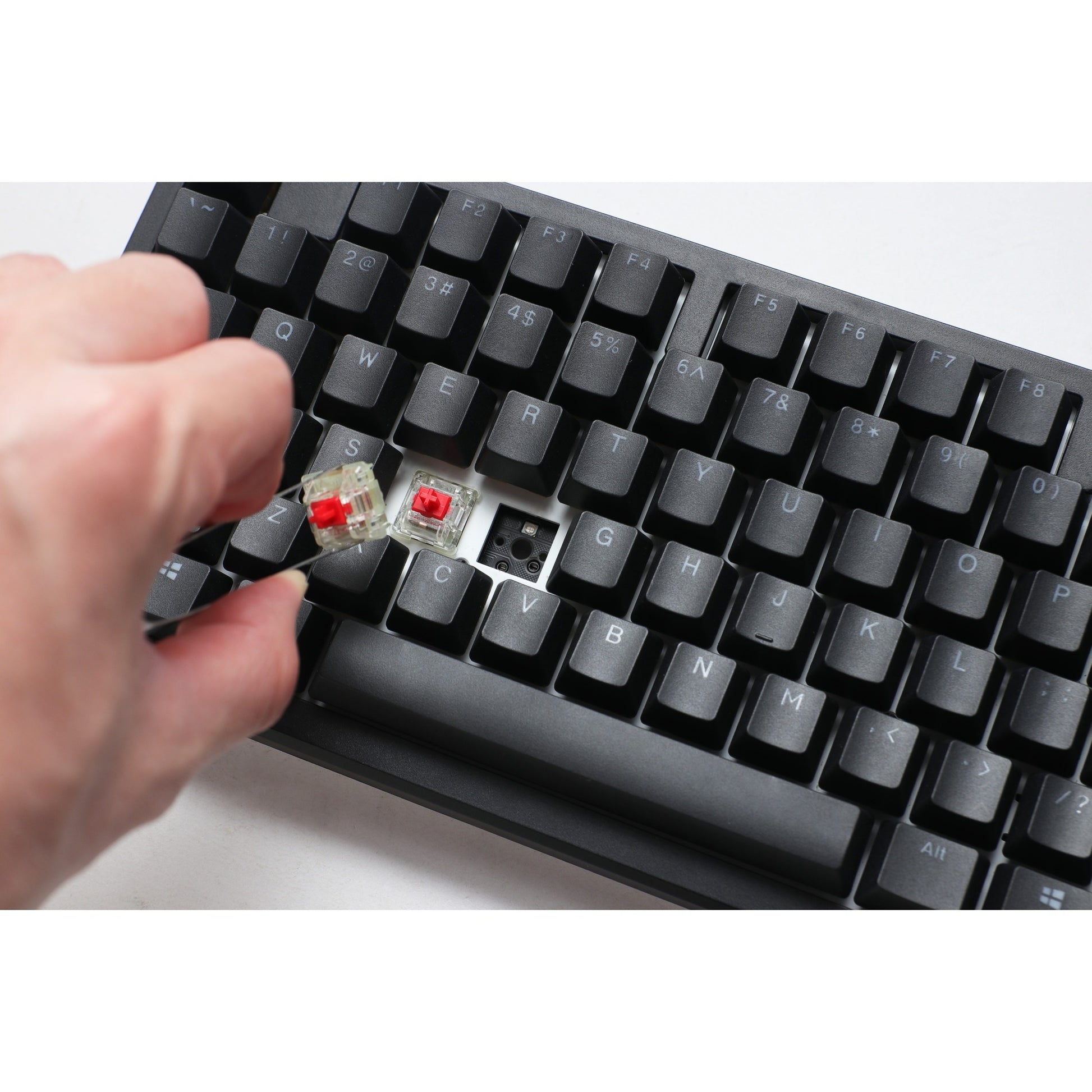 Ducky zero 6108 classic black rgb mechanisch gaming toetsenbord (zwart, us lay-out (qwerty), cherry mx2a speed silver, 100%, rgb leds, double-shot pbt, hot swap, 2.4ghz | bluetooth | usb-c)
