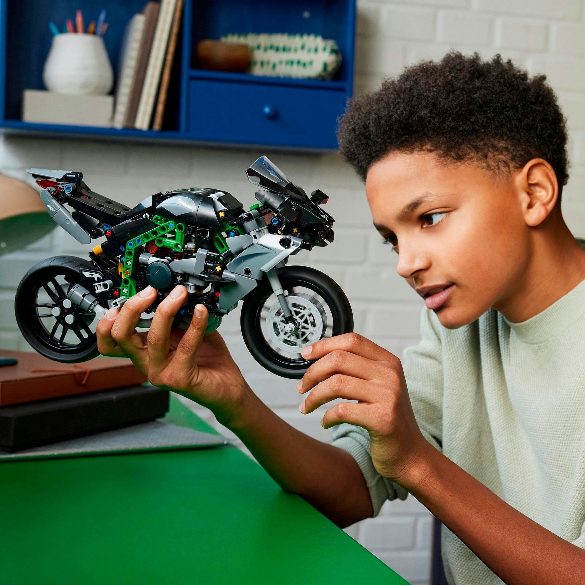 Lego technic kawasaki ninja h2r motor - 42170
