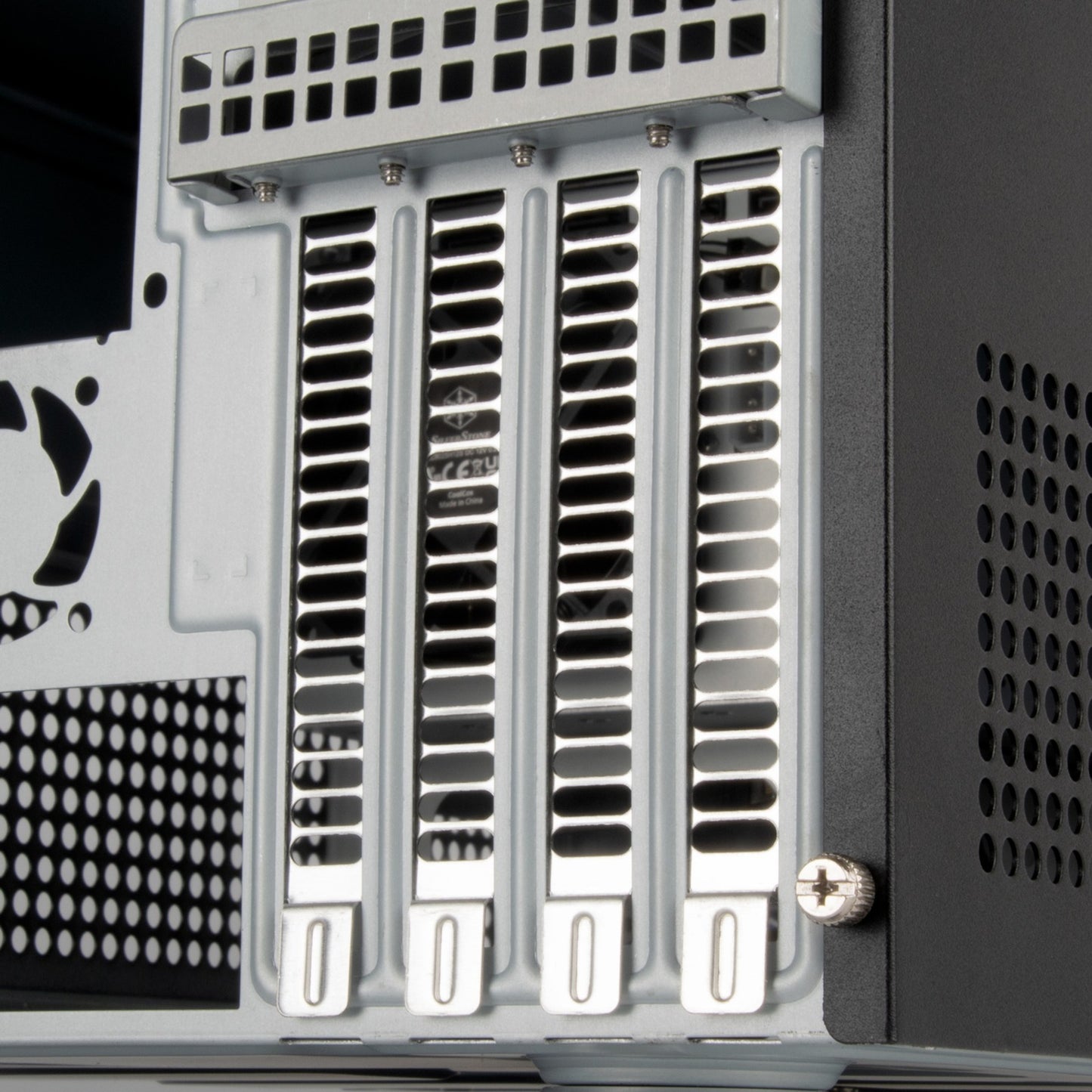 Silverstone sst-cs351 mini tower behuizing (zwart | 2x usb-a | 1x usb-c)