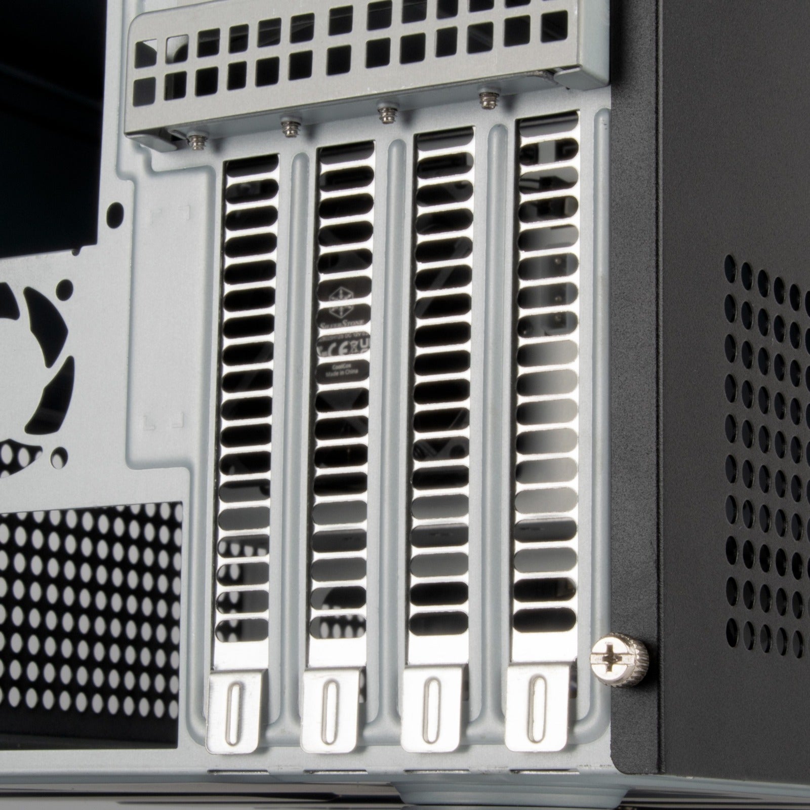 Silverstone sst-cs351 mini tower behuizing (zwart | 2x usb-a | 1x usb-c)