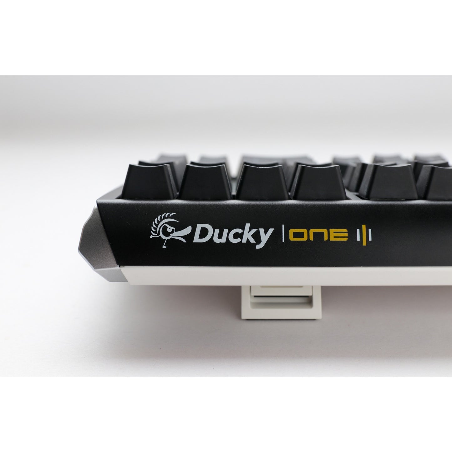 Ducky one 3 classic rgb mechanisch toetsenbord (zwart, us lay-out (qwerty), cherry mx brown, 100%, rgb led, double-shot pbt, hot-swappable, quack mechanics)