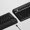 Iqunix og80 dark side wireless mechanical keyboard (zwart, us lay-out (qwerty), cherry mx brown, 80% (tkl), rgb leds, hot-swappable, pbt, 2.4ghz | bluetooth 5.1 | usb-c)