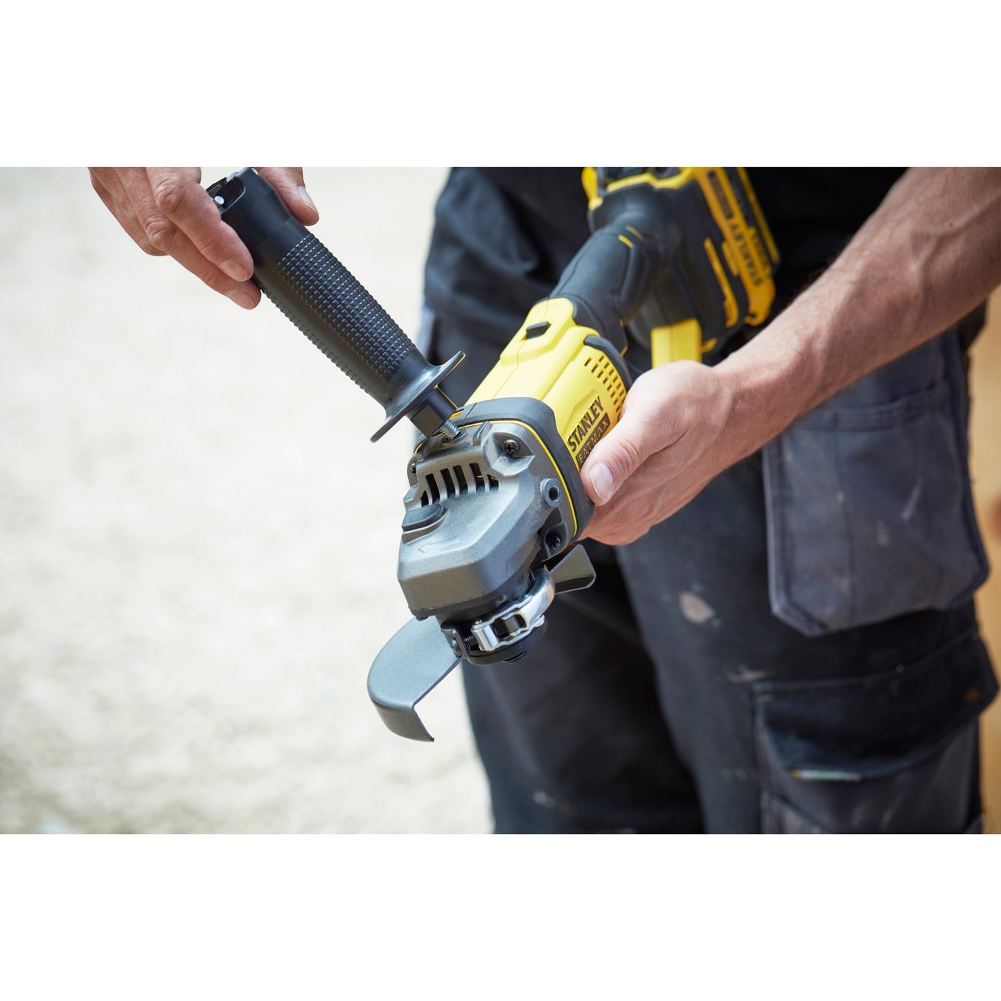Stanley sfmcg400m2k fatmax® v20 accu haakse slijper 125mm 18v 4.0ah in koffer