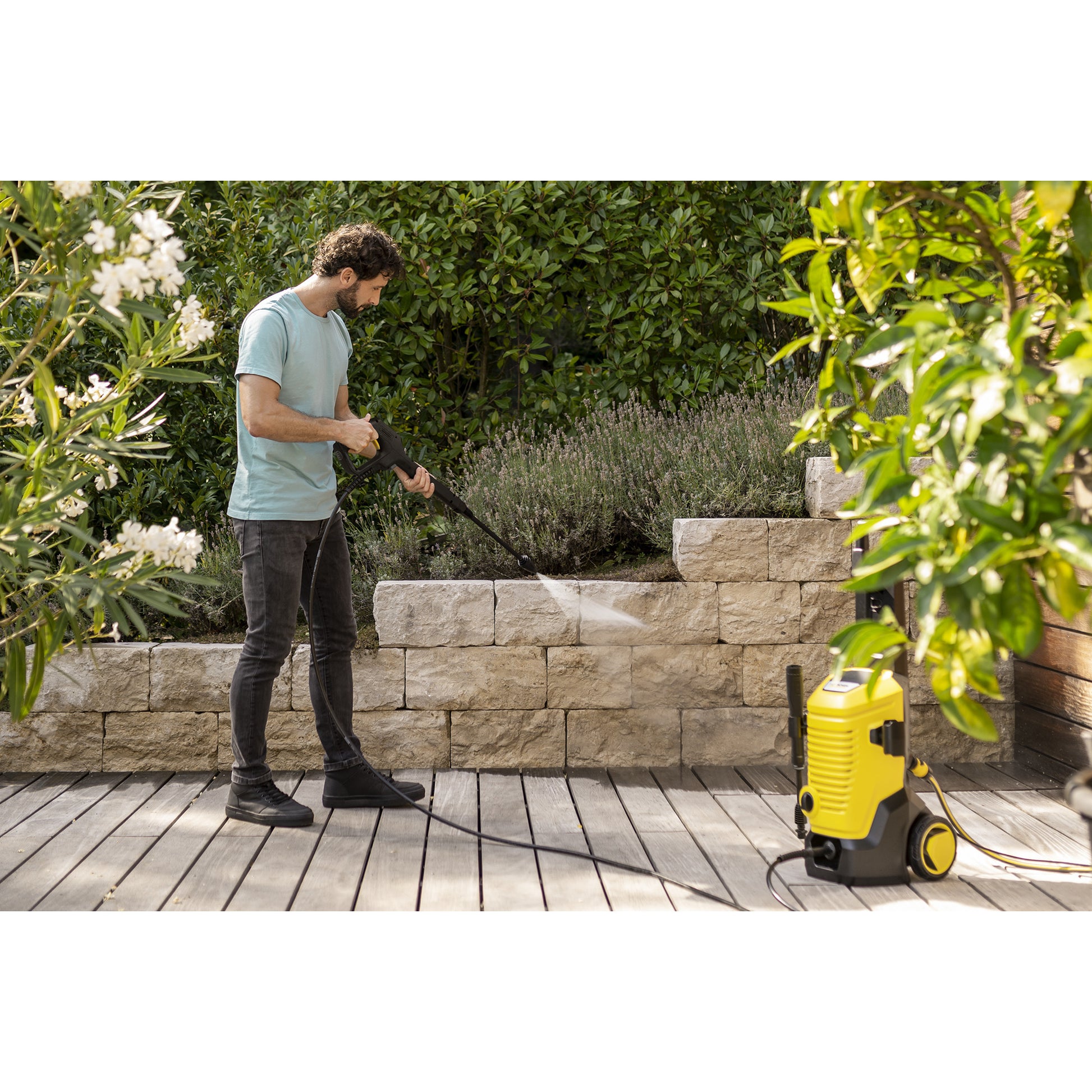 Kärcher k 5 wcm premium home hogedrukreiniger (geel zwart, met vuilfrees, slanghaspel en oppervlaktereiniger)