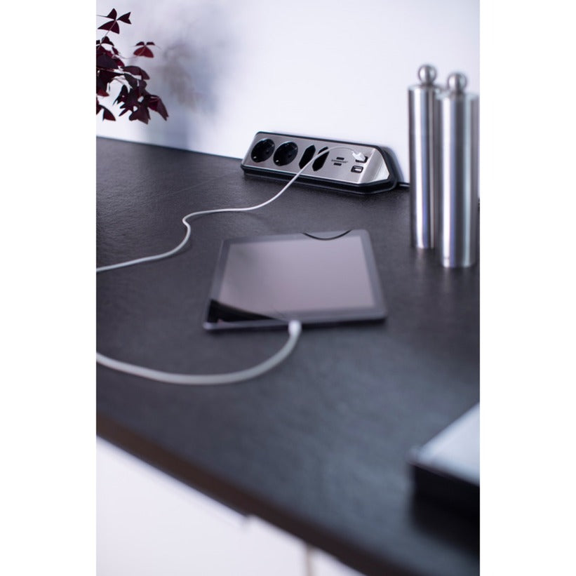 Brennenstuhl ®estilo hoekaansluitdoosstrook met usb laadfunctie 4-weg 2x b eschermend contactdoos 2x euro zilver zwart