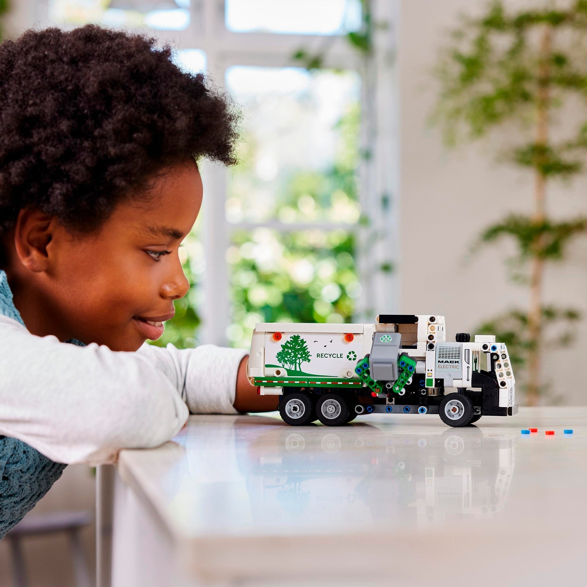 Lego technic mack lr electric vuilniswagen - 42167