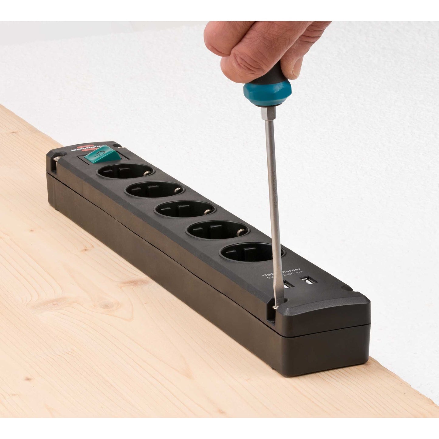 Brennenstuhl bremounta stekkerdoos 5-voudig stekkerdoos (zwart, 2x usb)