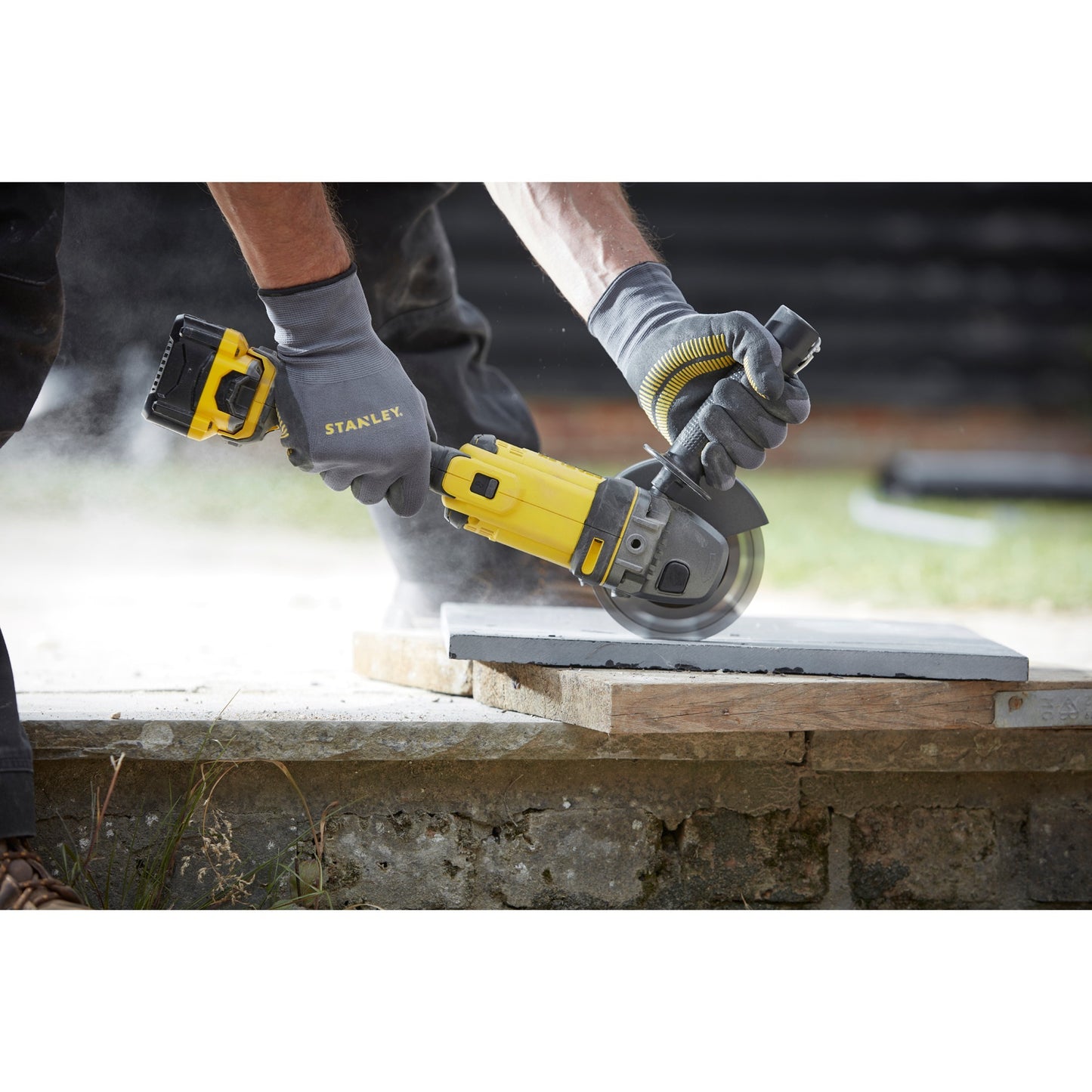 Stanley sfmcg400m2k fatmax® v20 accu haakse slijper 125mm 18v 4.0ah in koffer
