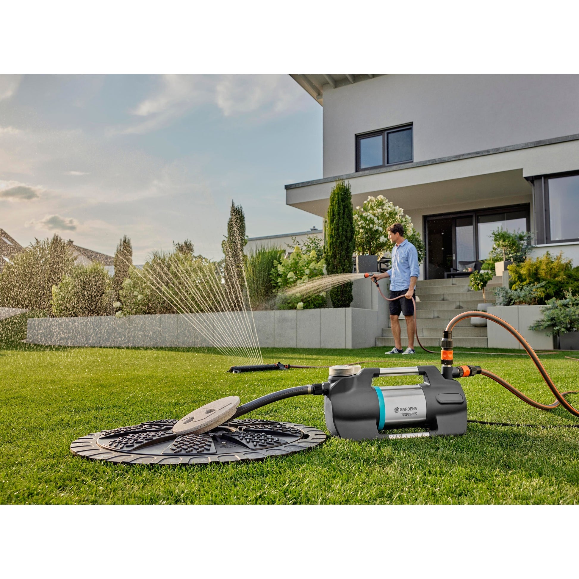Gardena besproeiingspomp 5600 silent+ (zwart zilver)