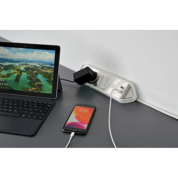 Brennenstuhl ®estilo hoekaansluitdoosstrook met usb laadfunctie 4-weg 2x beschermende contactdozen 2x euro zilver wit