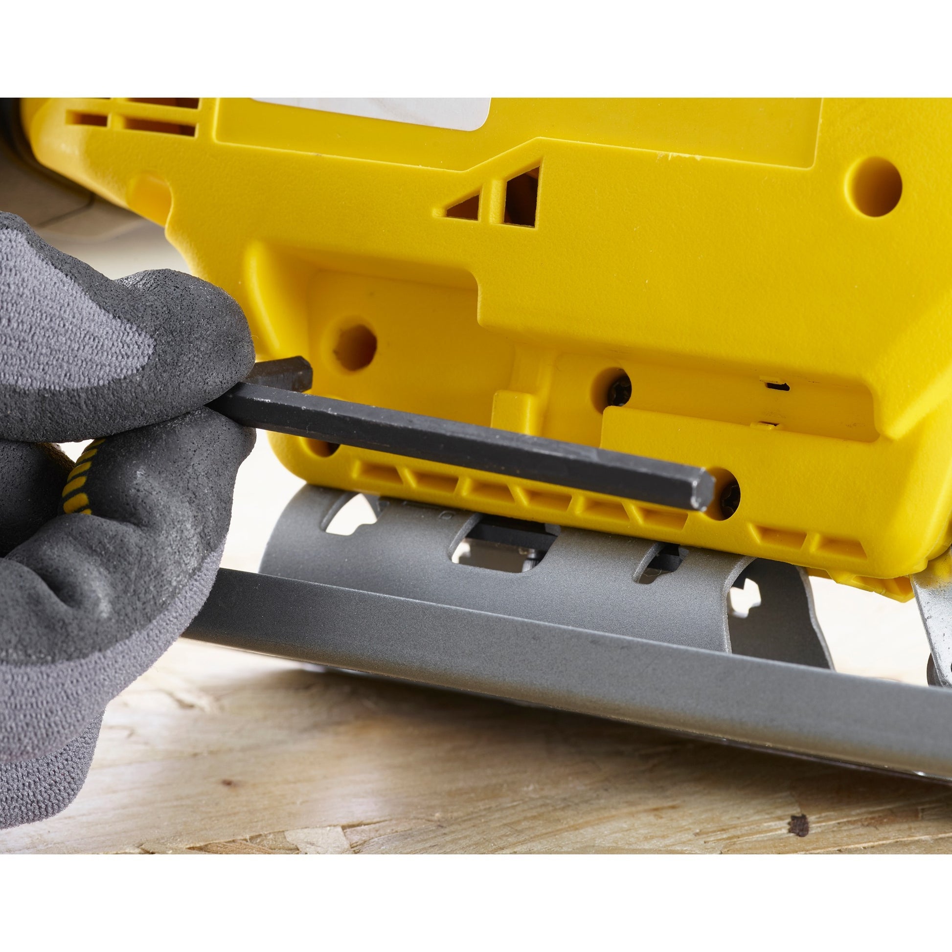 Stanley fatmax v20 18v decoupeerzaag (geel zwart, koffer, 2 accu's (2.0ah) en oplader (4a) inbegrepen)