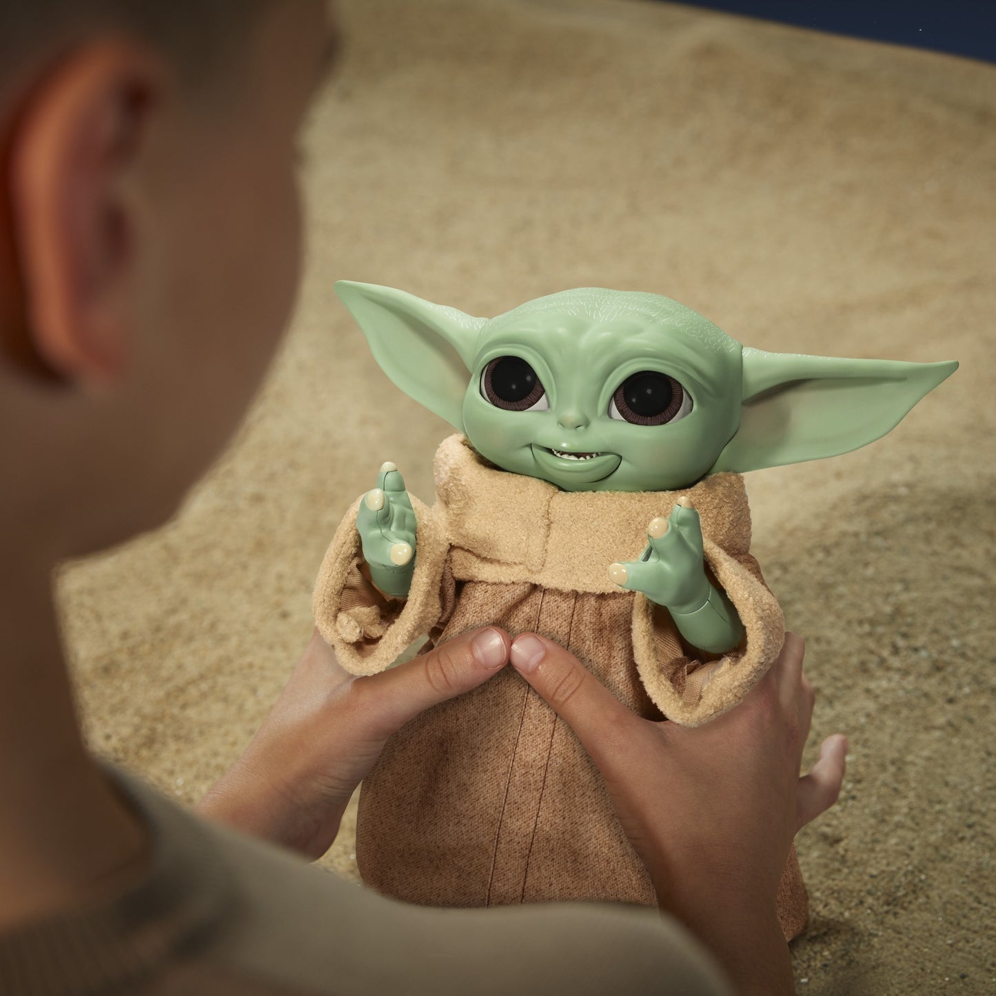 Hasbro star wars - galactic snackin’ grogu speelfiguur