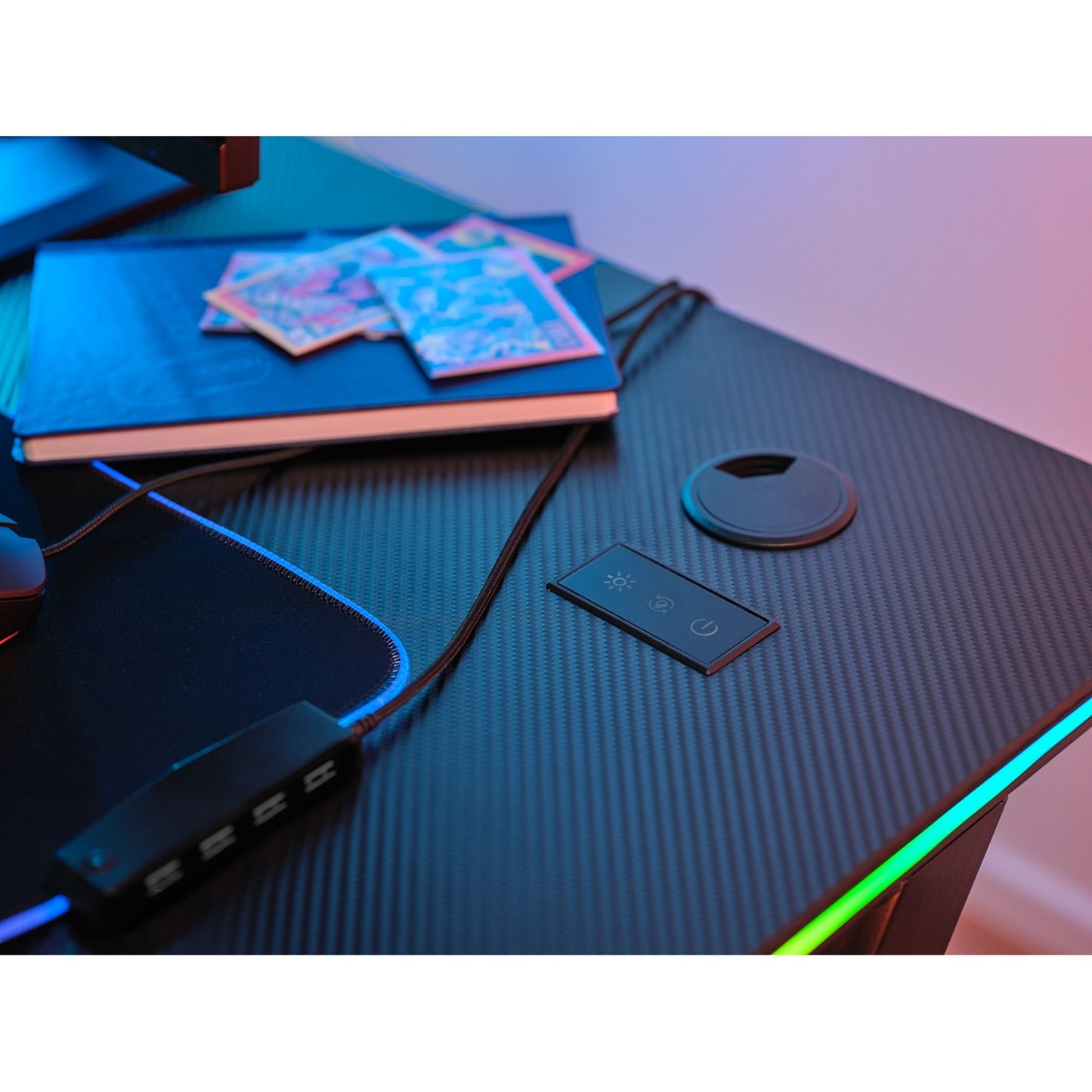 Trust gxt 709 luminus rgb-gamingbureau gaming desk (zwart)