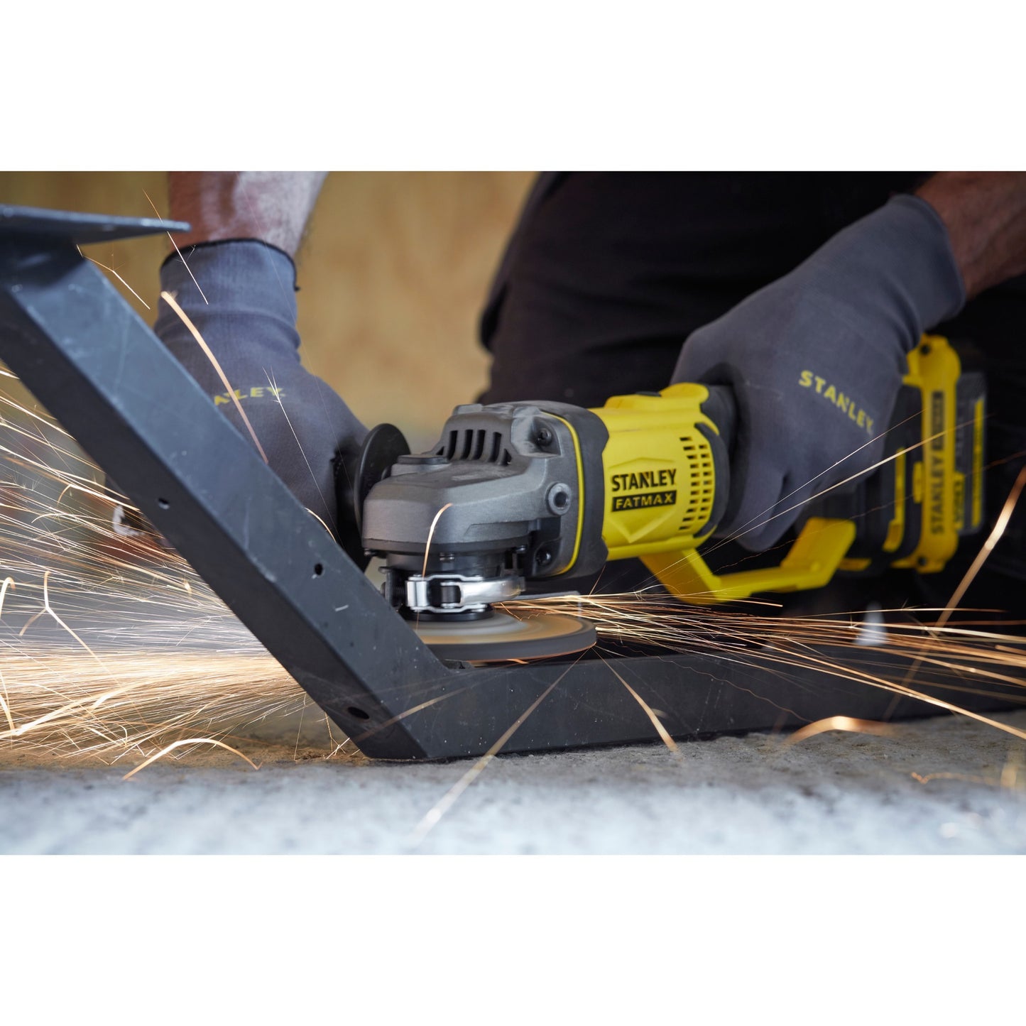 Stanley sfmcg400m2k fatmax® v20 accu haakse slijper 125mm 18v 4.0ah in koffer