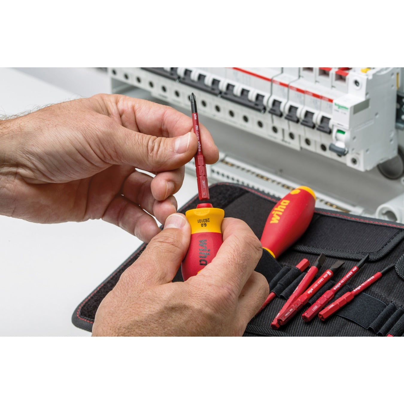 Wiha schroevendraaier met bithouderset electric slimvario (rood geel, stubby 4-delig met slimbits)