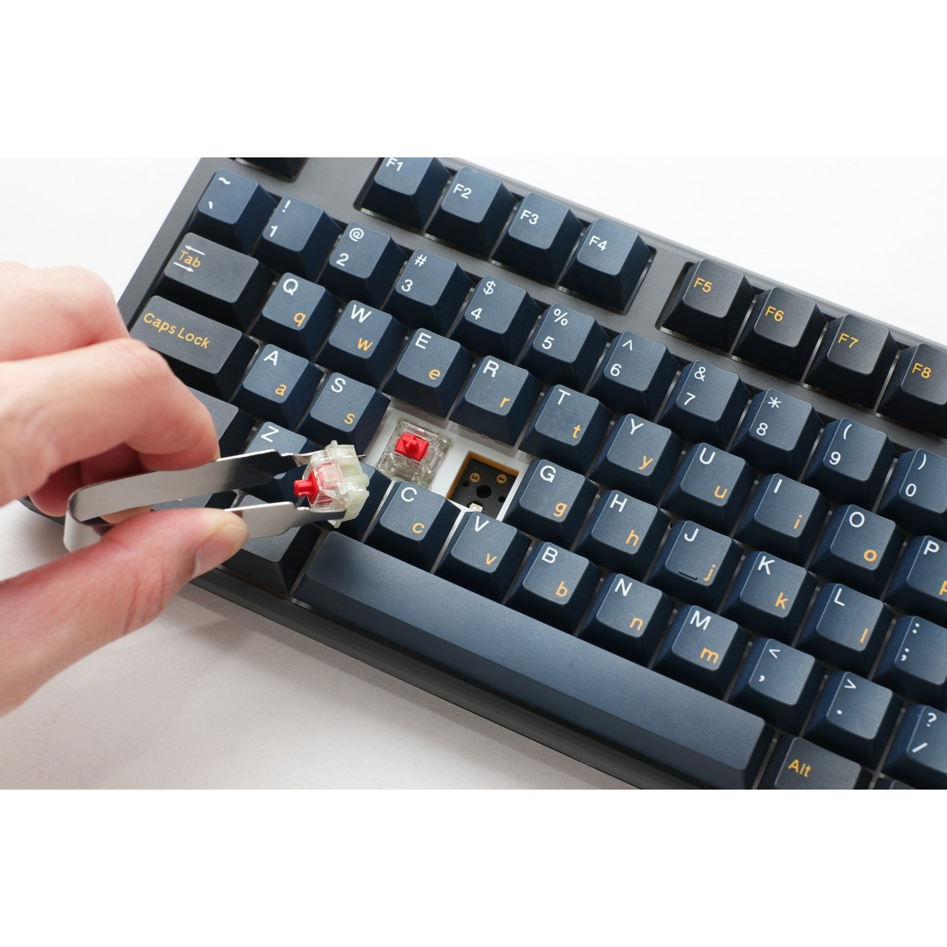 Ducky one 3 pro rgb mechanisch gaming toetsenbord (zwart, us lay-out (qwerty), cherry mx2a red, 100%, rgb led, double-shot pbt, quack mechanics, hot swap)
