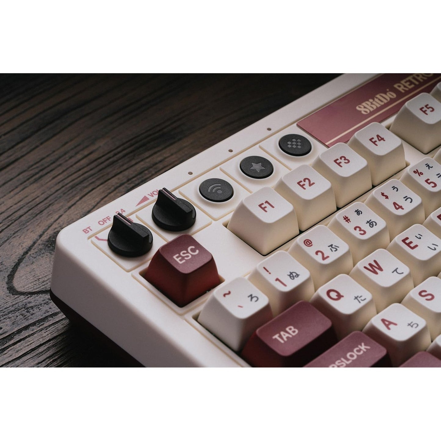 8bitdo retro mechanical keyboard fami edition (beige, us lay-out (qwerty), kailh box white, 80% (tkl), bluetooth low energy, wireless 2.4g, usb)