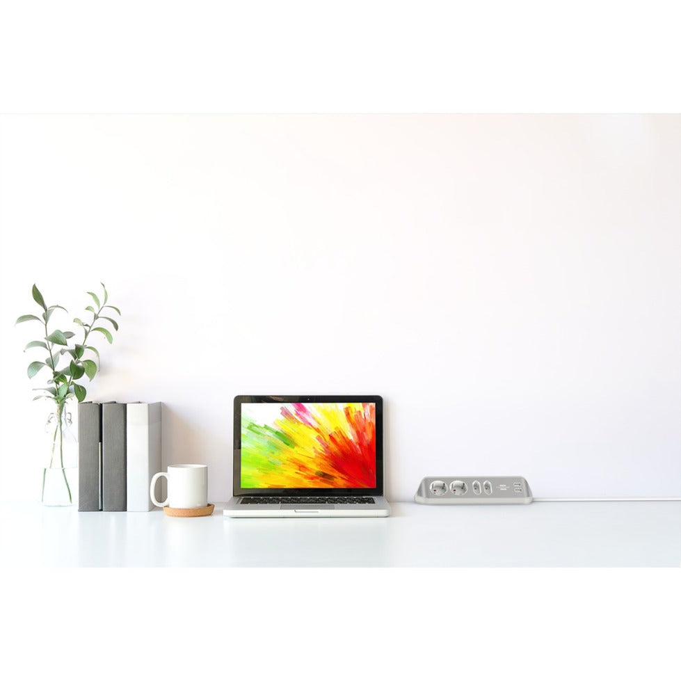 Brennenstuhl ®estilo hoekaansluitdoosstrook met usb laadfunctie 4-weg 2x beschermende contactdozen 2x euro zilver wit