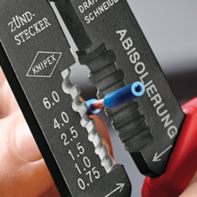 Knipex - serie 97 - krimptang - ergonomische handgrepen - zwart gelakt