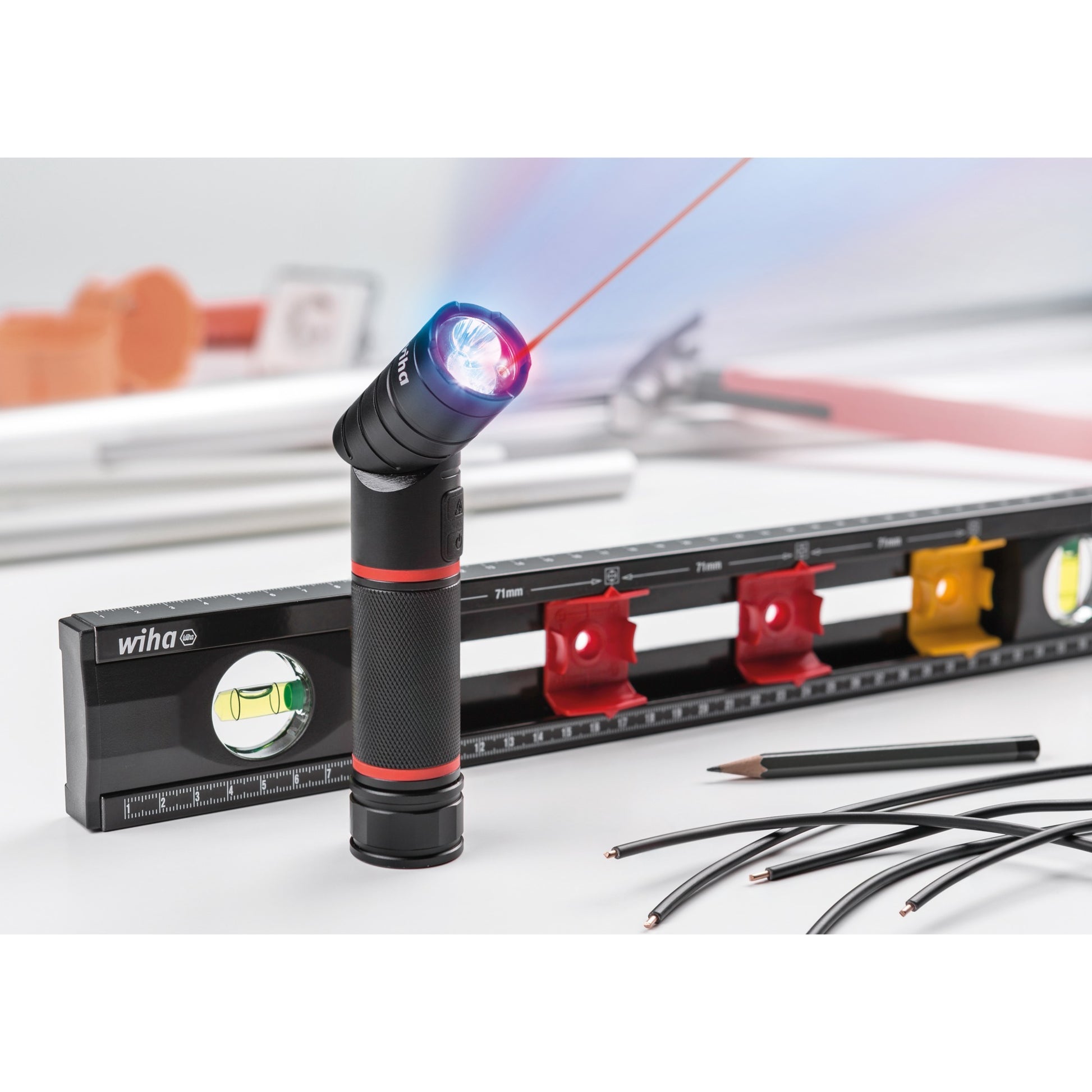 Wiha zaklamp met led, laser en uv-licht (zwart rood)