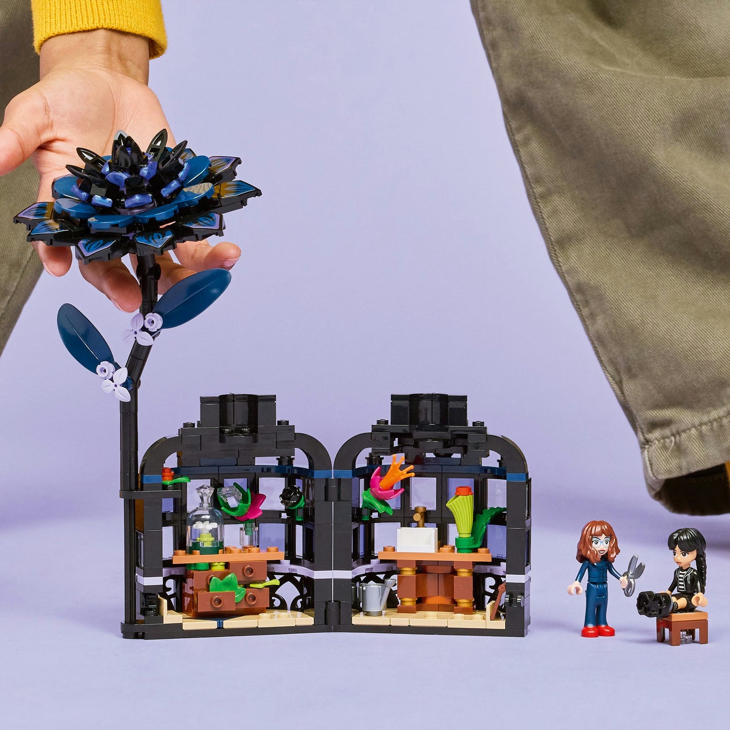 Lego ® wednesday zwarte dahlia - 76784