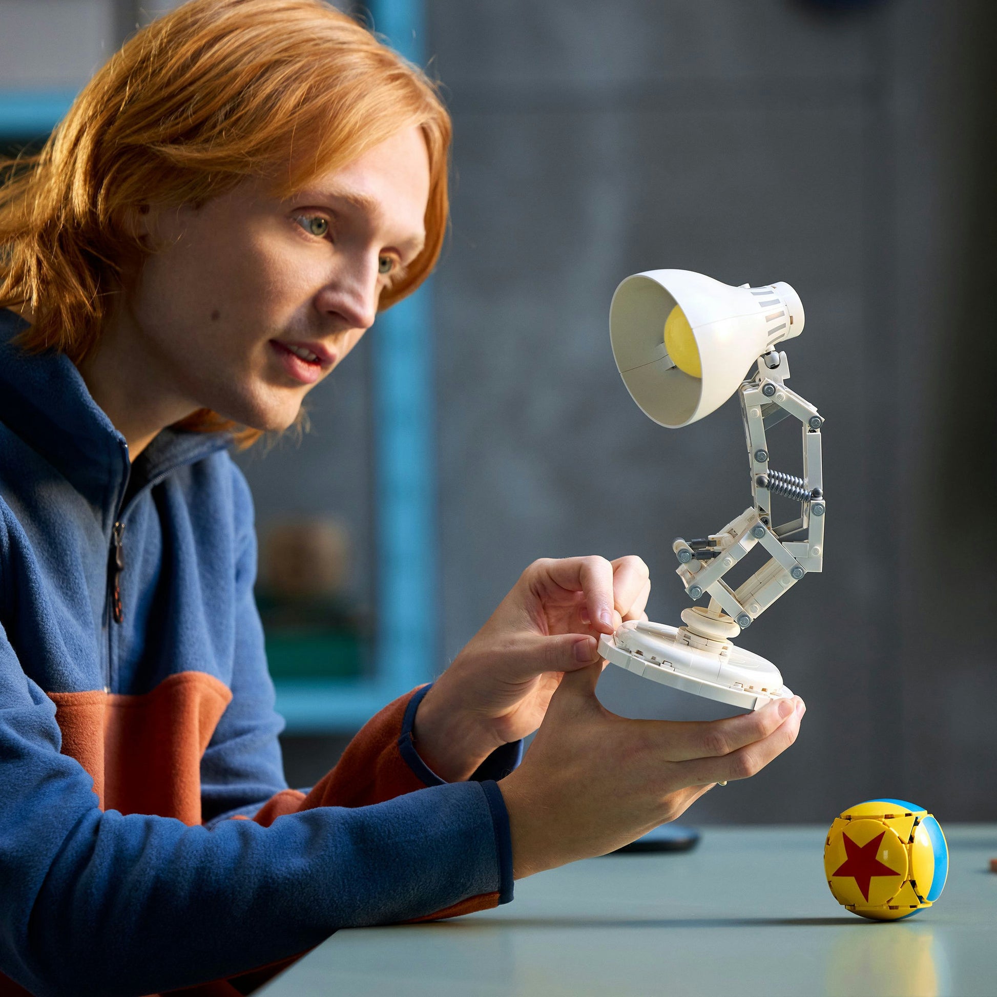 Lego ® ideas disney pixar luxo jr. displaymodel - 21357