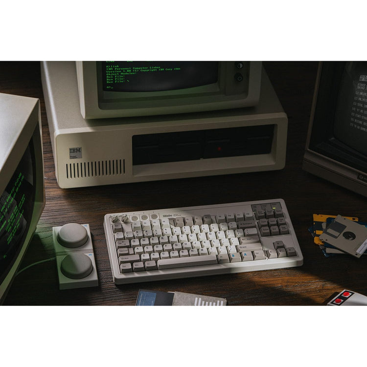 8bitdo retro mechanical keyboard m edition (grijs, us lay-out (qwerty), kailh box white, 80% (tkl), bluetooth low energy, wireless 2.4g, usb)