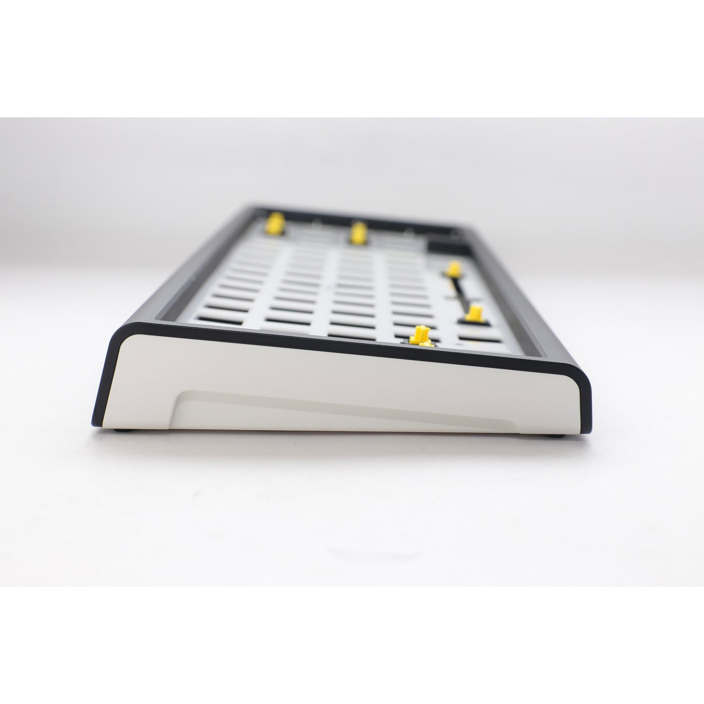 Ducky projectd tinker 65 met qmk via rgb mechanisch toetsenbord (zwart, us lay-out (qwerty), 65%, barebone. rgb leds, hot-swappable, gasket mount)