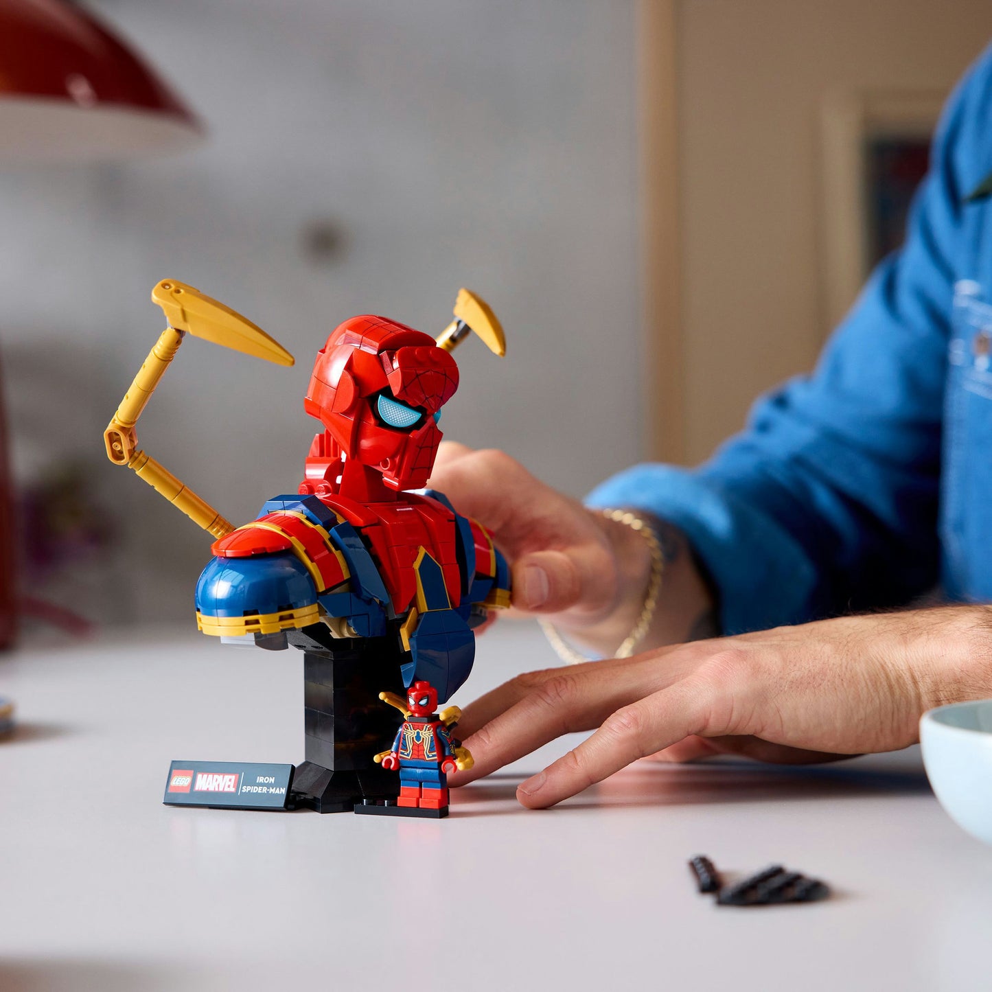 Lego marvel - iron spider-man buste constructiespeelgoed (76326)