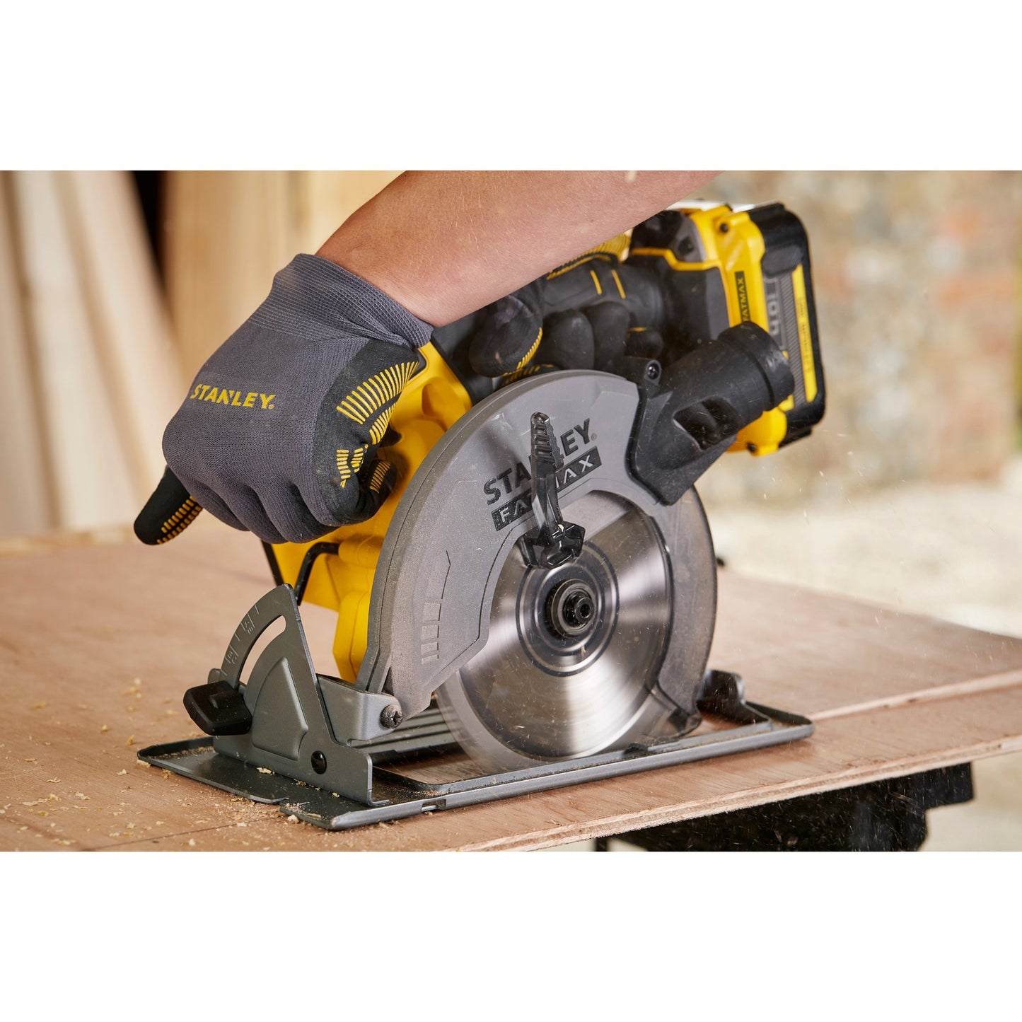 Stanley fatmax v20 18v handcirkelzaag (geel zwart, koffer, 2 accu's (2.0ah) en oplader (4a) inbegrepen)