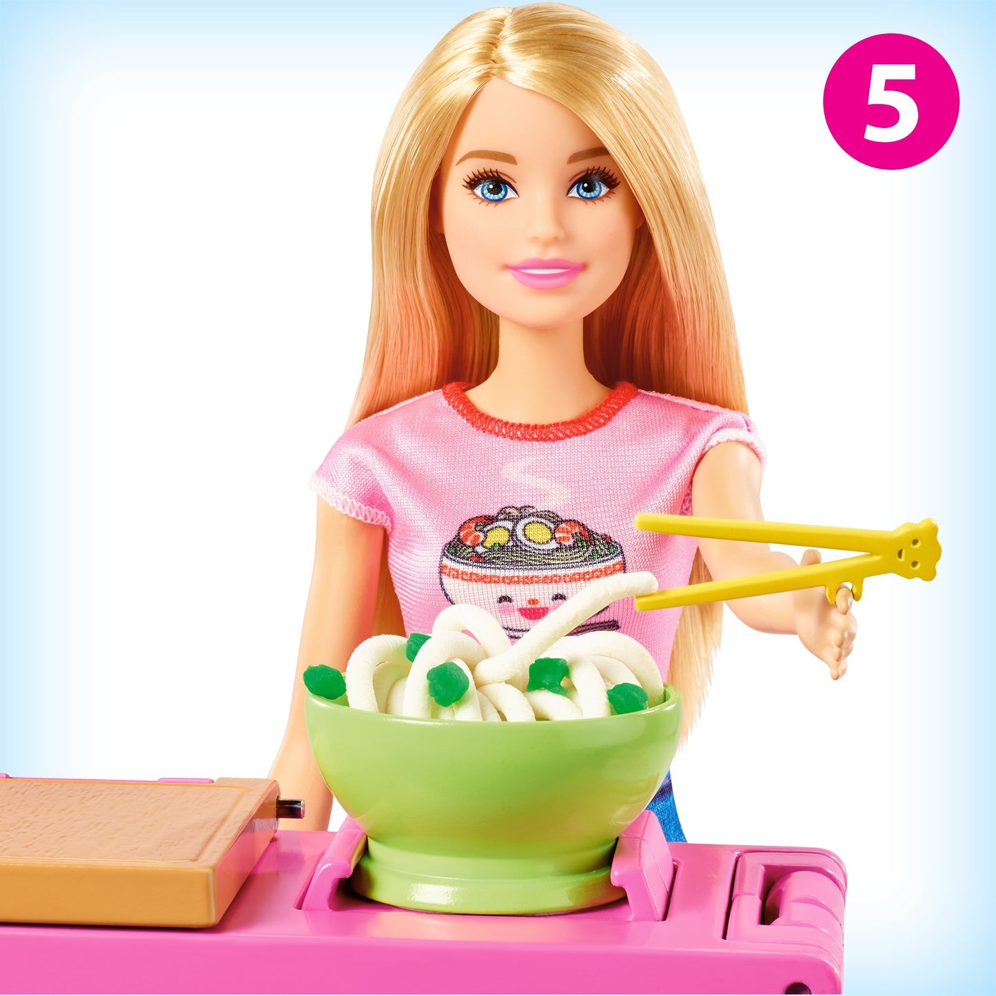 Barbie noodle bar speelset en pop