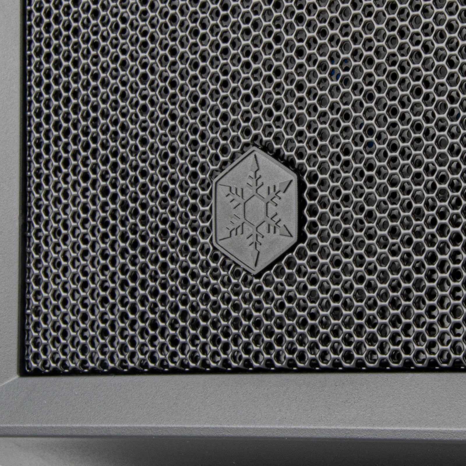 Silverstone fara 311 midi tower behuizing (zwart | 3x usb-a)