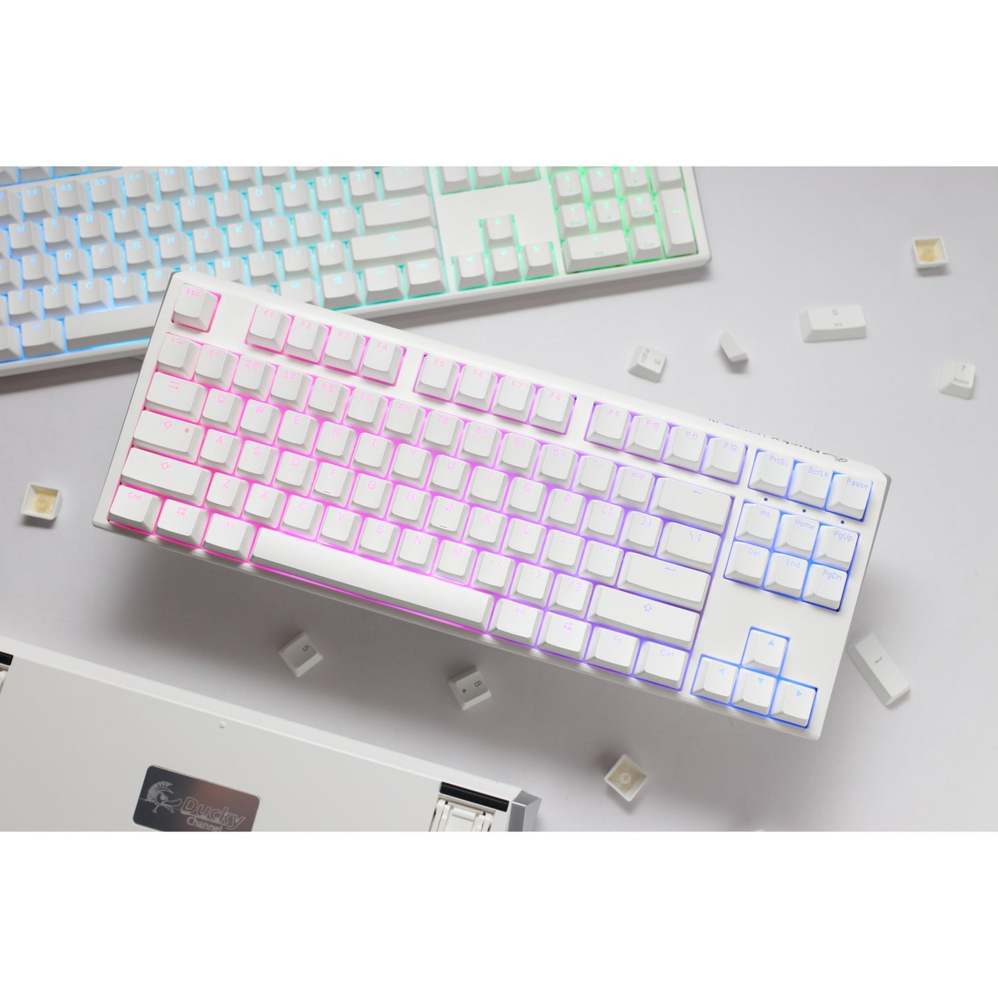 Ducky one 3 classic pure white tkl rgb mechanisch toetsenbord (wit, us lay-out (qwerty), cherry mx speed silver, 80% (tkl), rgb leds, double-shot pbt, hot-swappable, quack mechanics)