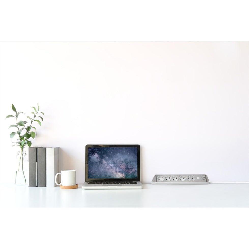 Brennenstuhl estilo hoekstopcontact 4-voudig met usb-oplaadfunctie stekkerdoos (wit roestvrij staal)