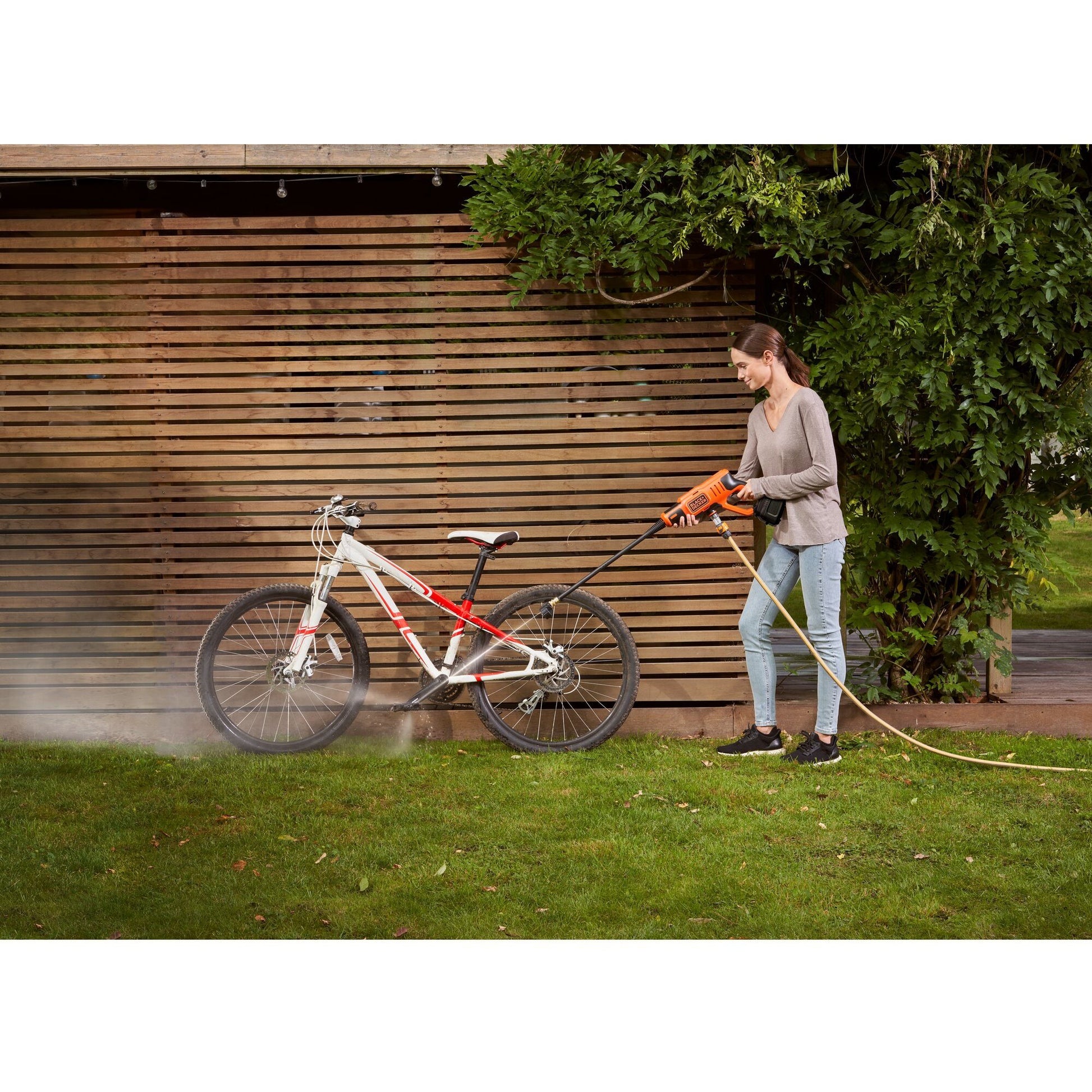 Black+decker bcpc18b-xj 18v hogedrukreiniger (oranje zwart, accu en oplader niet inbegrepen)