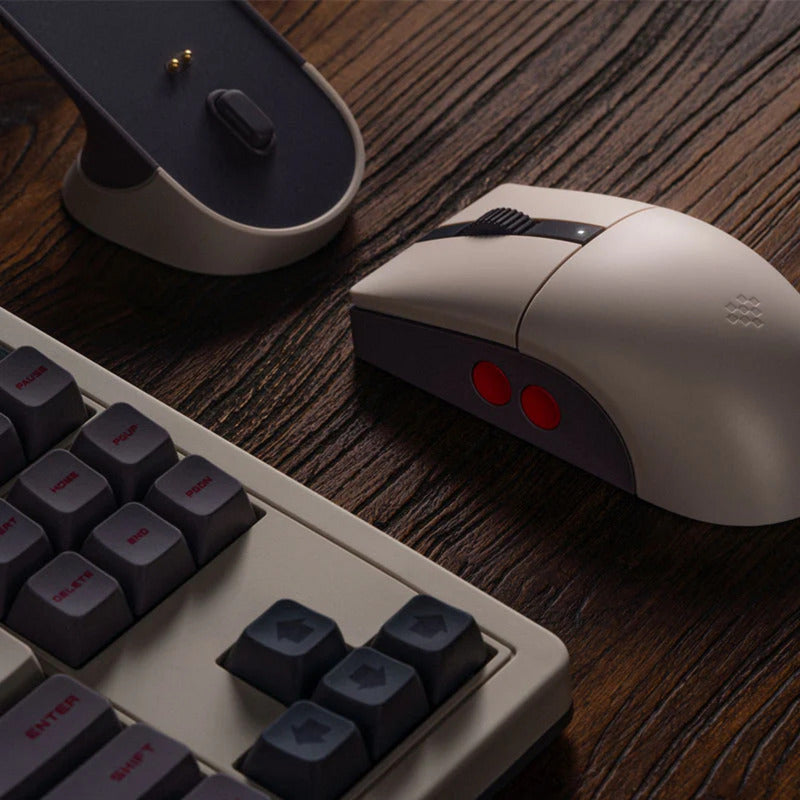 8bitdo retro r8 mouse - n edition (grijs rood, 50 - 26000 dpi, bluetooth usb-c 2.4 ghz)