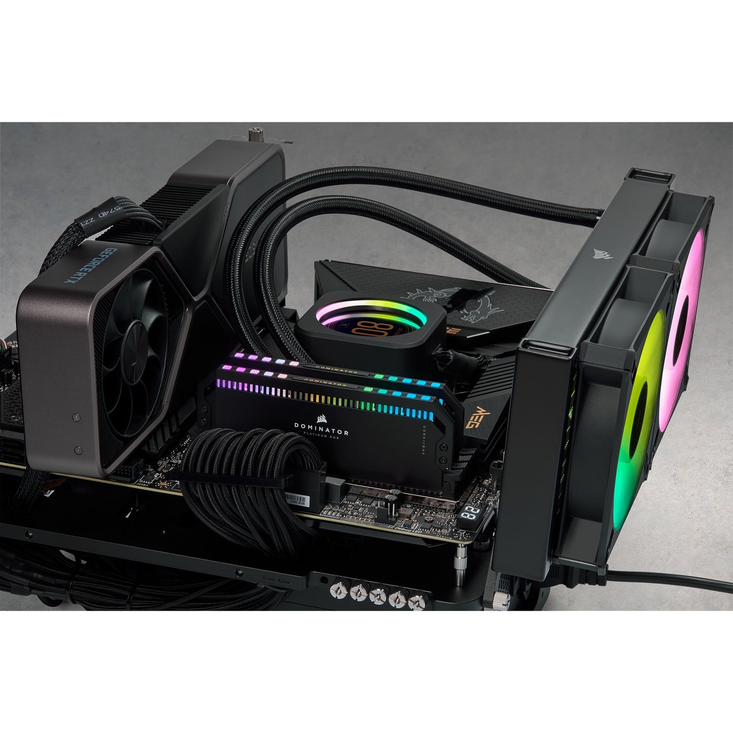 Corsair dominator platinum rgb 64 gb ddr5-5200 (2x 32 gb) werkgeheugen (zwart, cmt64gx5m2b5200c40, xmp 3.0)