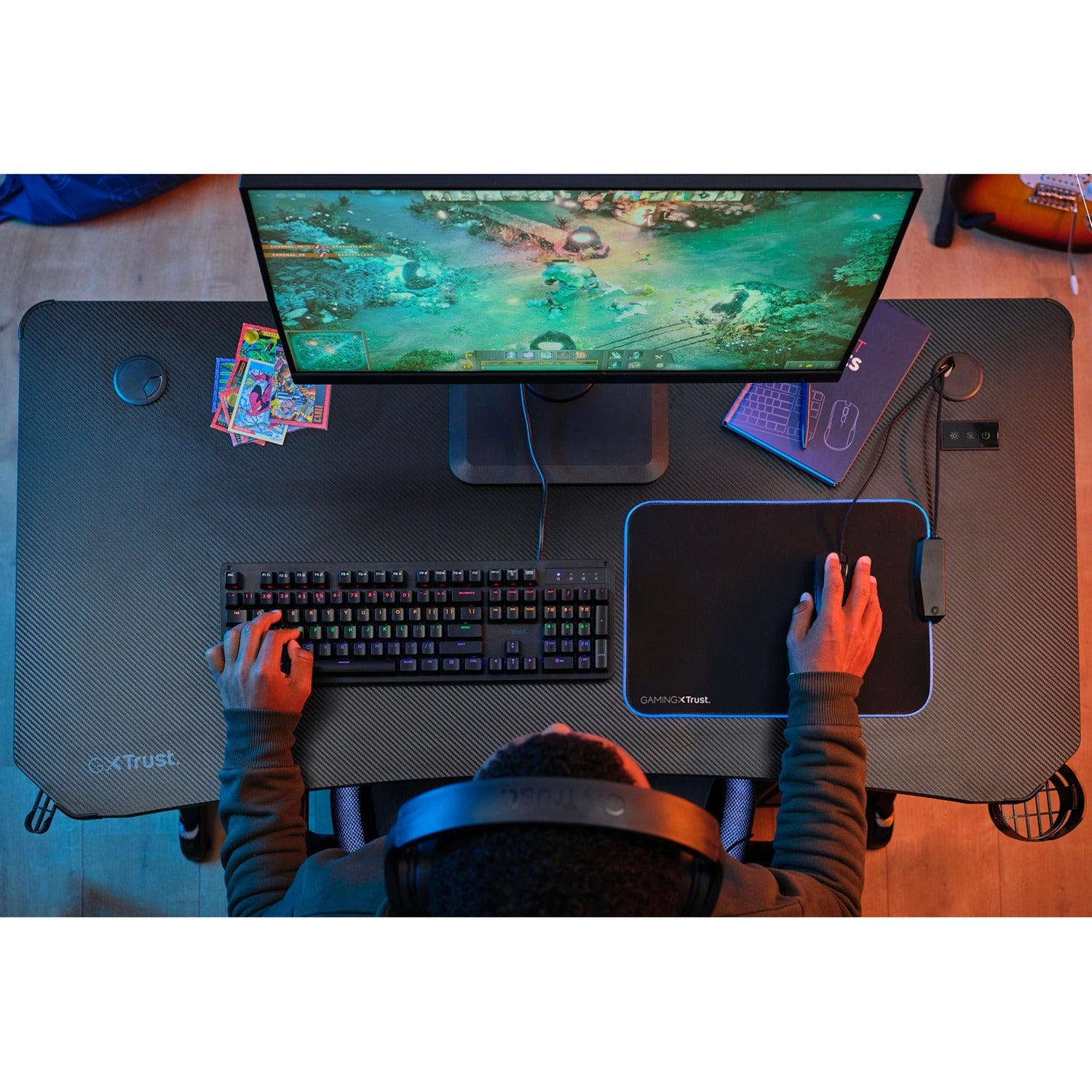 Trust gxt 709 luminus rgb-gamingbureau gaming desk (zwart)