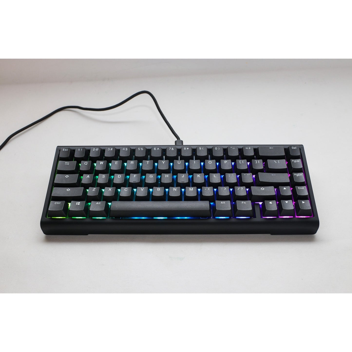 Ducky projectd tinker 65 met qmk via rgb mechanisch toetsenbord (zwart, us lay-out (qwerty), cherry mx blue, 65%, rgb leds, double-shot pbt, hot-swappable, gasket mount)