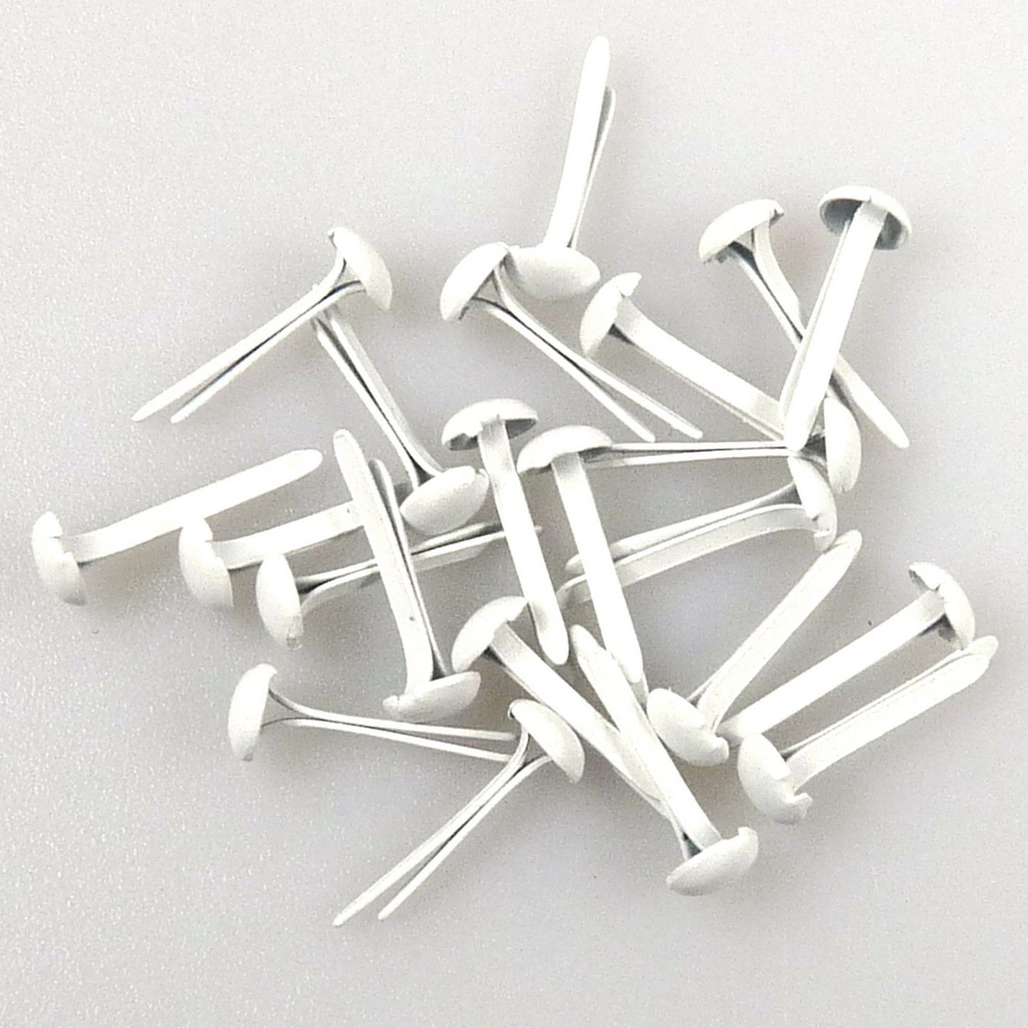 Nellie's choice • floral brads 3mm (40stuks pkg) white