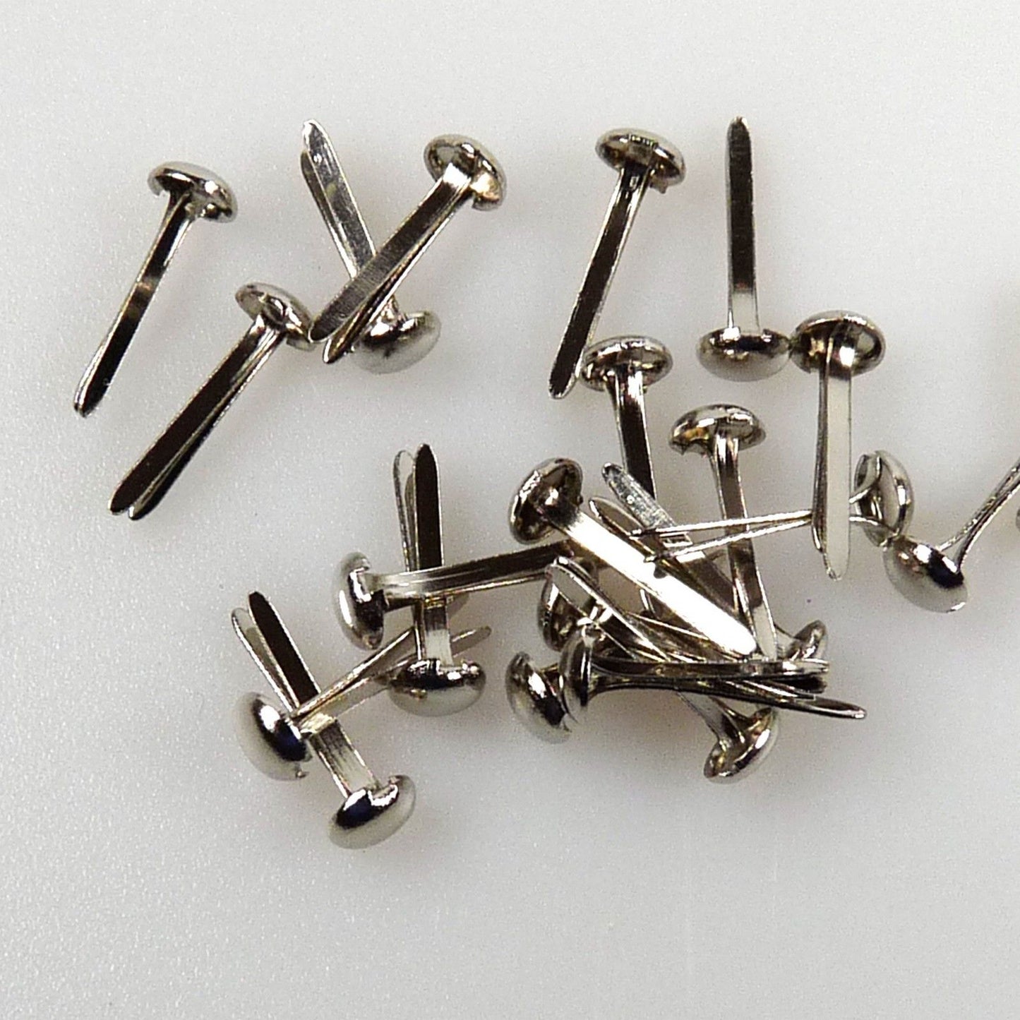 Nellie's choice • floral brads 3mm (40stuks pkg) silver