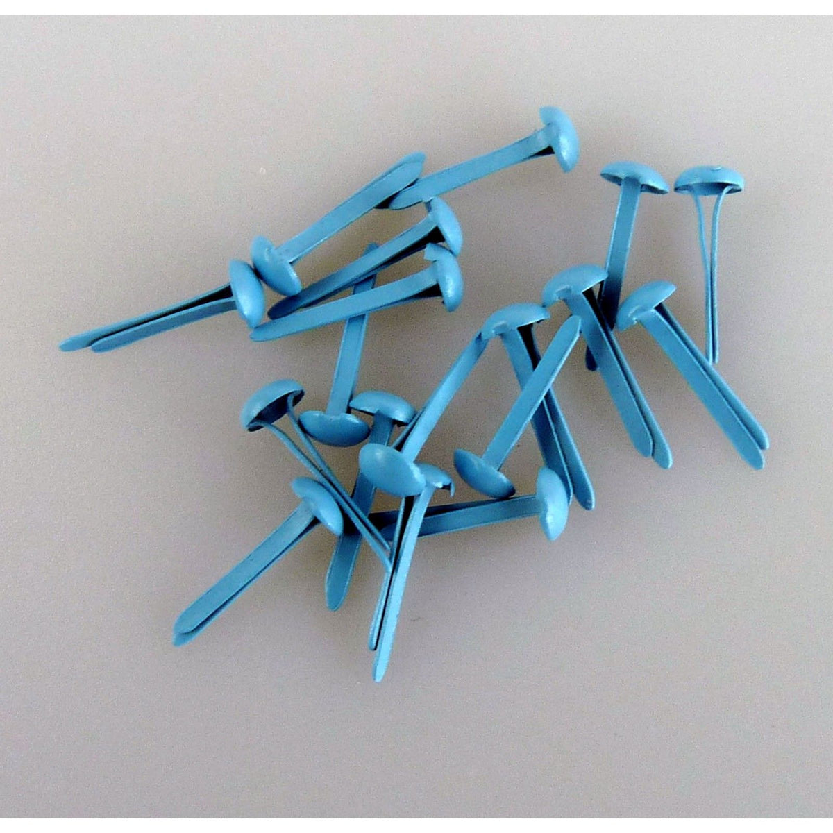 Nellie's choice • floral brads 3mm (40stuks pkg) baby blue