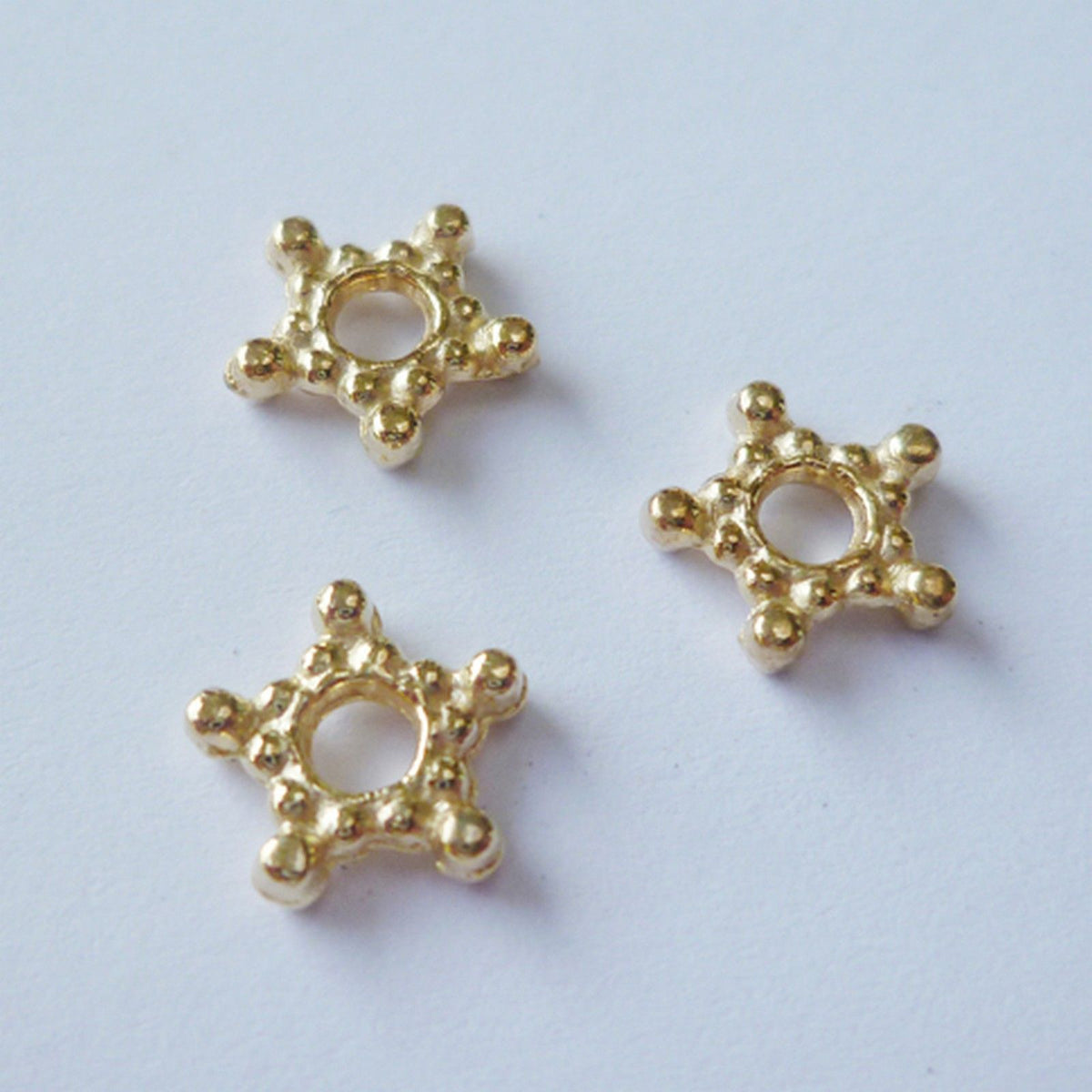 Nellie's choice • floral spacers 20stuks gold nr. 10