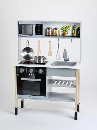Klein houten speelkeuken miele