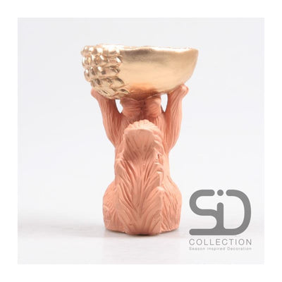 Season inspired decoration eekhoorn met bak 11x9,5x18cm beigerood