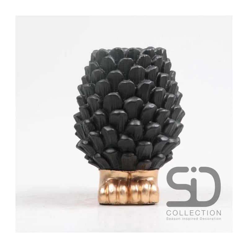 Season inspired decoration vaas dennenappel op voet 16cm zwart